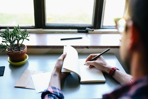 How Do You Expensify: Forming Habits with Expense Reporting